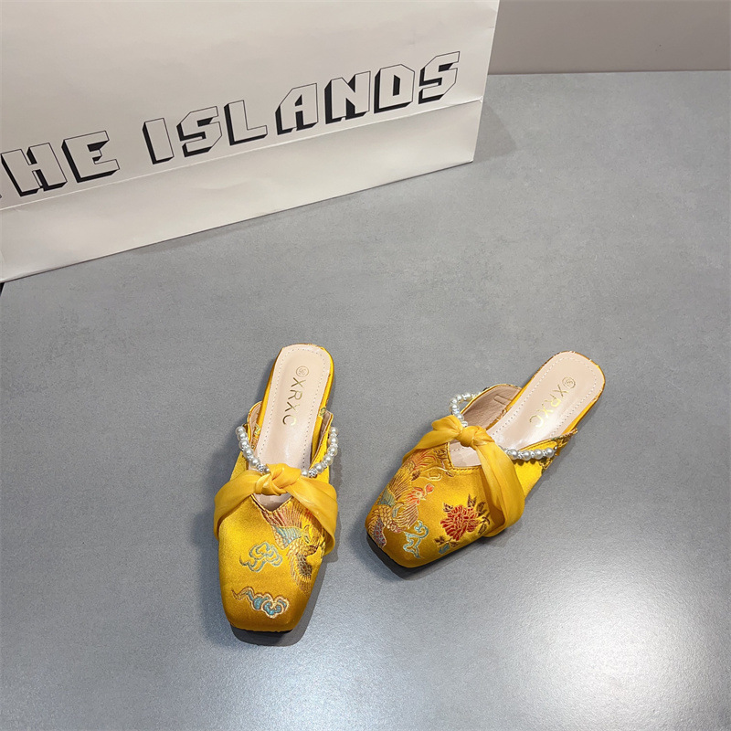 Embroidery Design - Fashion Women's Shoes Luxury Embroidery Model