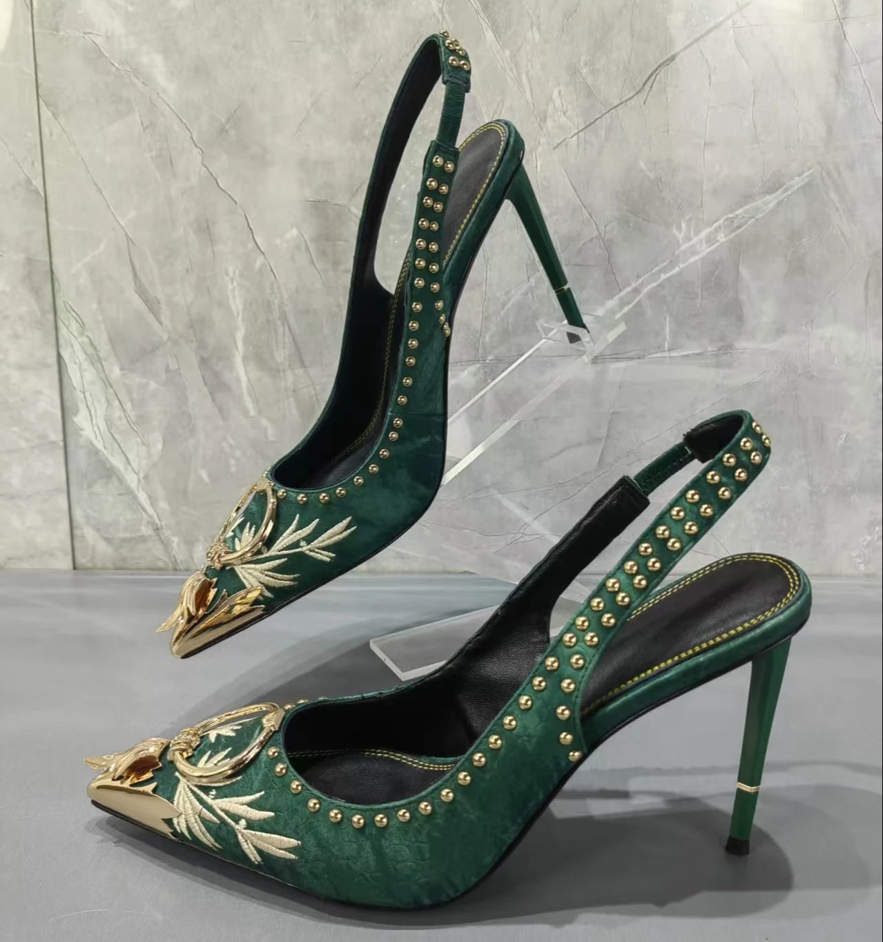 Embroidery Velvet Women Sandal - Embroidery Design ulasan dan harga