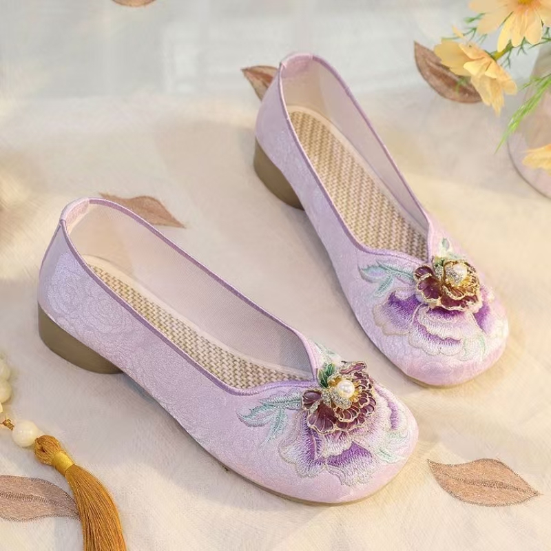 Woman Low Heel Embroidered Clo - Embroidery Canvas ulasan dan harga